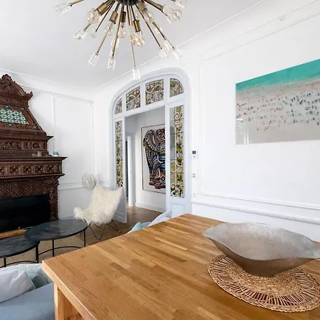 Beautiful With Terrace Apartment